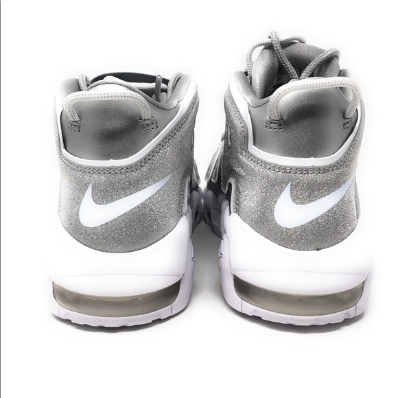 New Women’s Size 8 Nike Air More Uptempo Silver - Picture 4 of 7